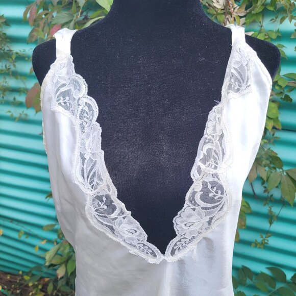 Vintage Lace-Trimmed Satin Slip Dress – Timeless Elegance - Picture 2 of 6